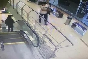 Трое не очень хитрых грабителей попытались вынести телевизор из магазина в Одинцово