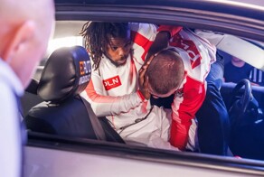 Странный вид спорта — борьба в салоне машины под названием «кар-джитсу»