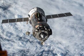 «Роскосмос» планирует отправить туристов на МКС