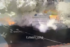 Мощный взрыв на китайском судне попал на видео
