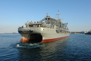 Очень старый корабль Черноморского флота РФ (8 фото)