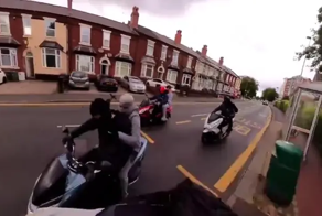 В английском городе  шесть воришек попытались отжать у поляка дорогой велосипед, но что-то пошло не так