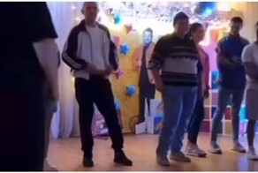 Девушка спасла скучную вечеринку