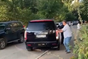 Пьяная женщина на Кадиллаке протаранила 4 автомобиля во дворе жилого дома в Самаре
