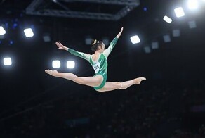 Олимпийская чемпионка вернулась к работе официантки в семейном ресторане