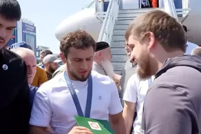 В Чечне подарили квартиры призёрам Олимпиады, выступавшим за другие страны