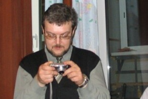 Из жизни ушёл автор затяжной шутки про кактусы у компьютера