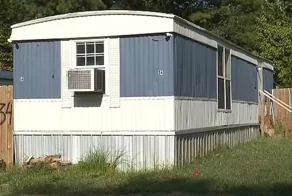 В подземелье под вагончиком нашли 35-летнего мужчину