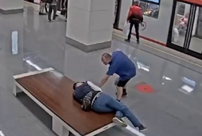 Мужчина украл у заснувшего пассажира метро телефон и поплатился