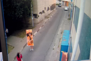 В Белгороде со стенда магазина украли картонного Чебурашку