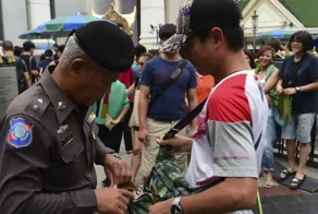 "Я ничего не боюсь": мужчина объявил себя бессмертным и "отразил" три пули