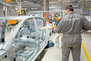 Завод Volkswagen начал распродавать оставшиеся комплектующие