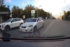 Устроил ДТП и перед всеми извинился