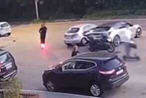 Смотрели направо, получили слева