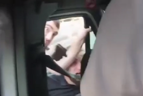 В Подмосковье несколько мужчин напали на свадебный автобус