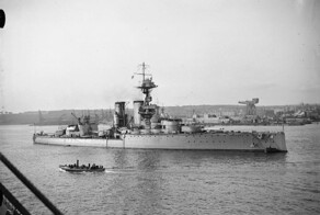 Он притворялся другим кораблём, отвлекая внимание врага. История HMS Centurion