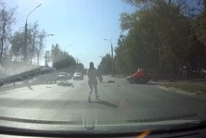 Так разогнался, что даже машину перевернул