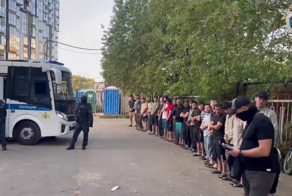 СК после обыска в хостеле проверит более 500 приезжих