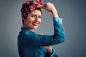 «Без семьи, без детей, но с собачками на работе»: чиновники посетовали на девушек, озабоченных карьерой