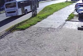 Школьница выскочила из автобуса на ходу в Башкирии