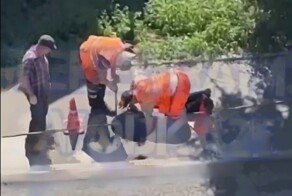 Во Владивостоке мужчина провалился в приоткрытый люк