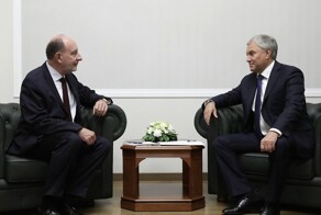 Внук бывшего президента Франции Шарля де Голля заявил, что хочет переехать в Россию
