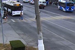 Со второй попытки всё же смог попасть под колёса