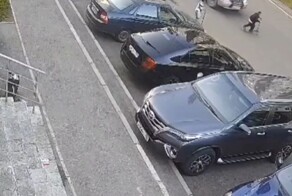 Сбил и переехал малолетнего самокатчика
