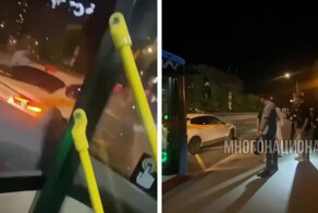 В Москве трудолюбивые водители автобуса и такси подрались на остановке