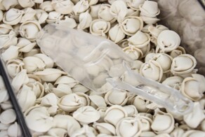 В Красноярском крае семья поужинала покупными пельменями - четыре ребёнка скончались в реанимации