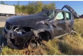 Водитель BMW вылетел из автомобиля во время аварии