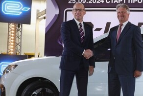 "Что за ископаемое?": новый электромобиль Lada e-Largus стоит столько же, сколько стоит Tesla с автопилотом