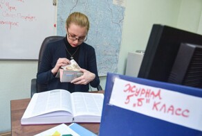 “Получают как дворники и уборщики”: в Госдуме попытались объяснить, почему у учителей такие низкие зарплаты
