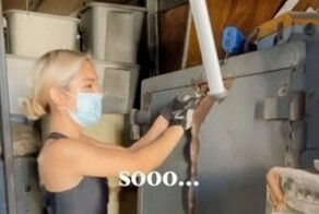 Пришлось вызвать полицию: женщина открыла сейф купленный на аукционе