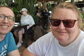 Пара прилетела на Канары отмечать годовщину свадьбы, но стала жертвой клопов