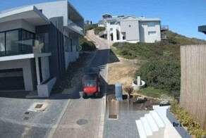 Не знал, что гольфкары могут так быстро ездить