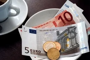 Мажор сбежал с курорта из-за преследования официанта, получившего от него 500 евро на чай