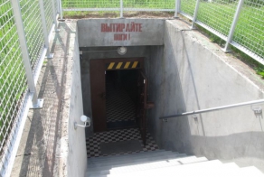 Подземный бункер на случай конца света (6 фото)