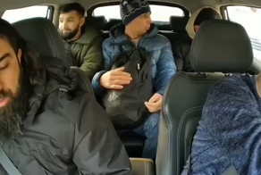 В Питере мужчины попытались кинуть таксиста, но у них ничего не вышло