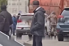 «Накипело»: в Уфе водитель мусоровоза облил иномарку фекалиями