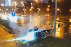 Завернуло вокруг столба