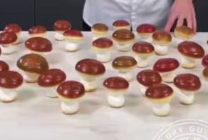 Сладкая корзина с грибами