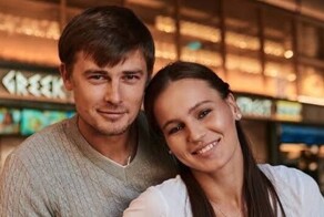 "Заткнись, осёл!": российская теннисистка грубо ответила мужу, который ей давал советы на матче