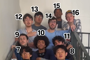 Какой из парней в видео реально поёт?