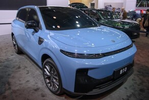 Что китайцы показали на Парижском автосалон и какие автомобили приедут в Россию