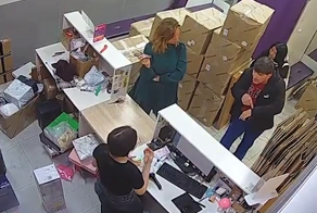 Сотрудница ПВЗ отреагировала на хамское поведение клиента