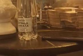 "Накопайгородила": у супруги экс-мэра Сочи при обыске нашли в цветочном горшке 47 миллионов рублей