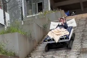 Забавное транспортное средство от китайских инженеров