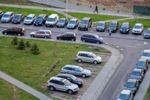 В России планируют сократить количество парковок около жилых домов