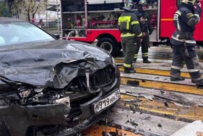 Автомобиль BMW столкнулся с пылесосом